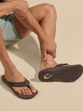 Olukai Ohana Men’s Water-Friendly Beach Sandals